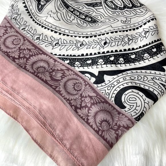 Ivy London Pink Geometrical Print Scarf - Picture 6 of 7